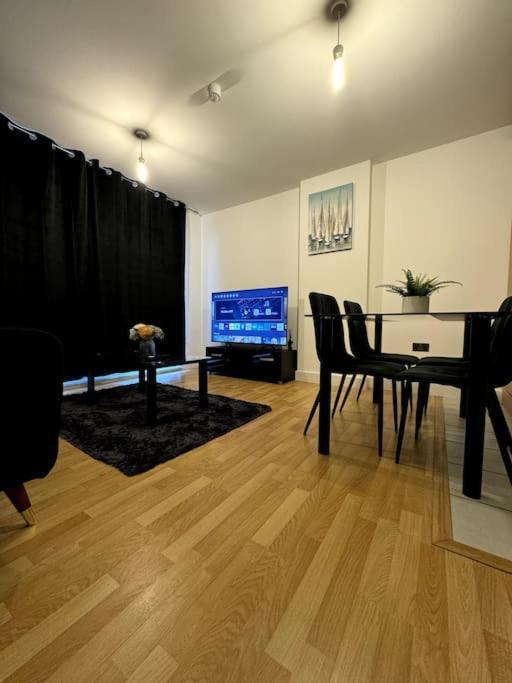 Two Bedrooms Flat In Stratford London Eksteriør bilde